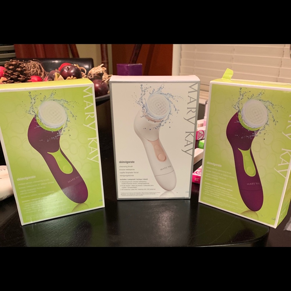 Facial cleansing Brush-1@ 40 or Bulk of 3 @ 100